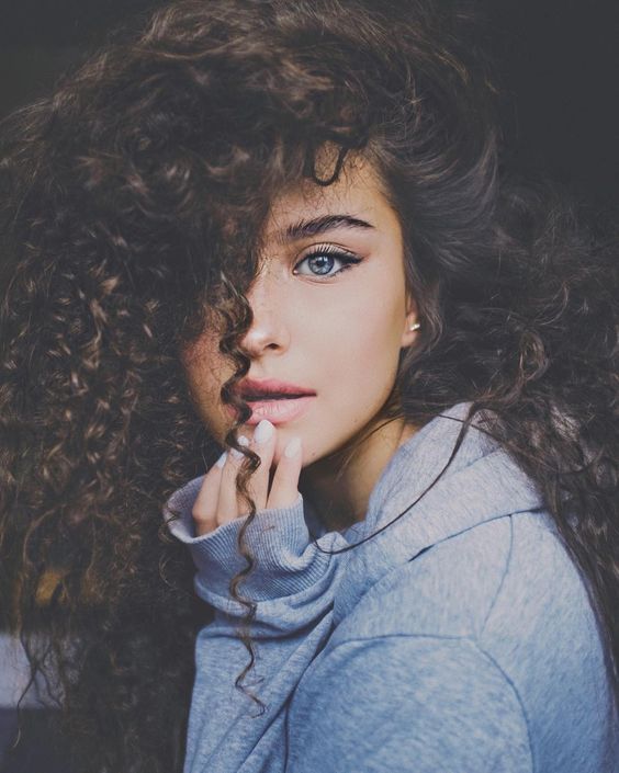 How To Keep Curls Well Moisturized