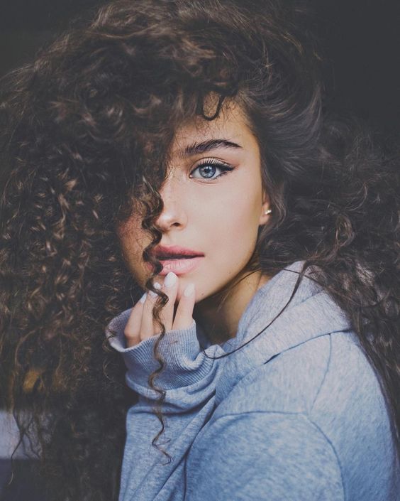 How To Keep Curls Well Moisturized