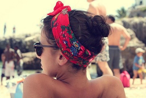 https://stylecaster.com/beauty/head-game-8-headbands-beach-escape/