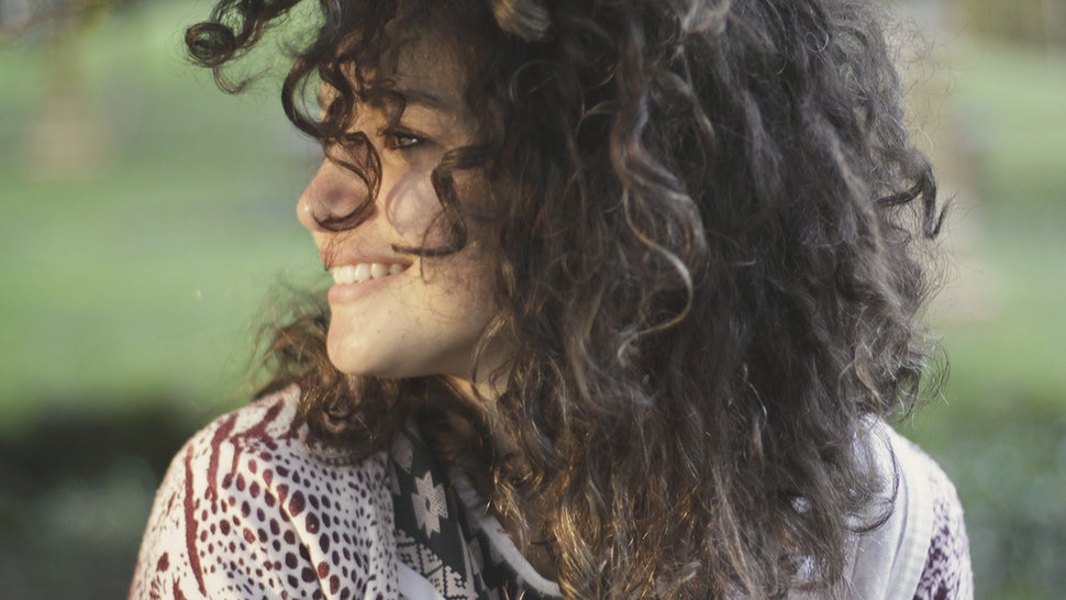 How To Prevent Frizz and Tangles In Natural Curls