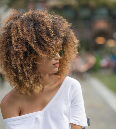 How To Use Yogurt On Your Curls