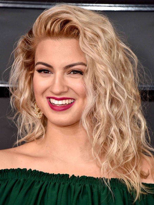 kelly curls