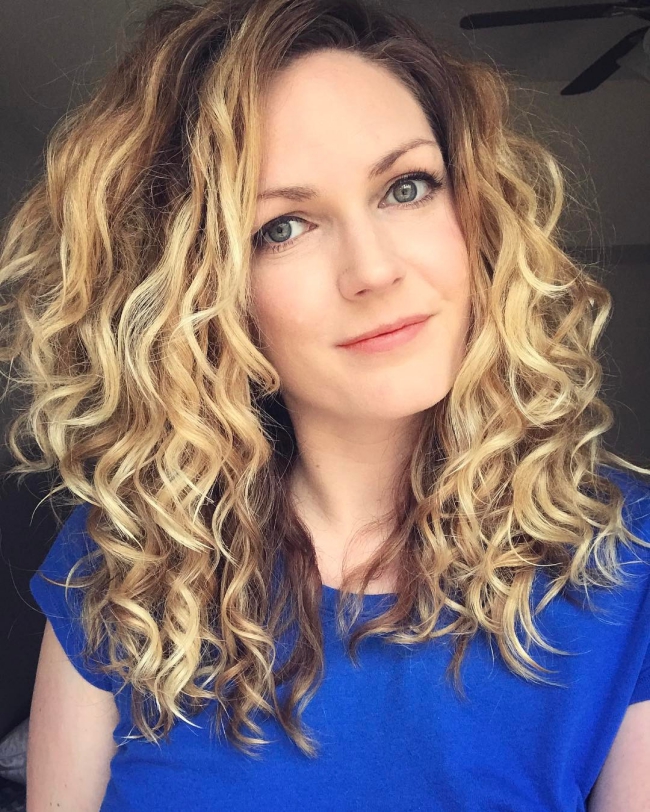 mya curls