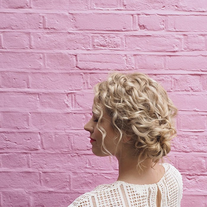 How To Style Curls That Fall 